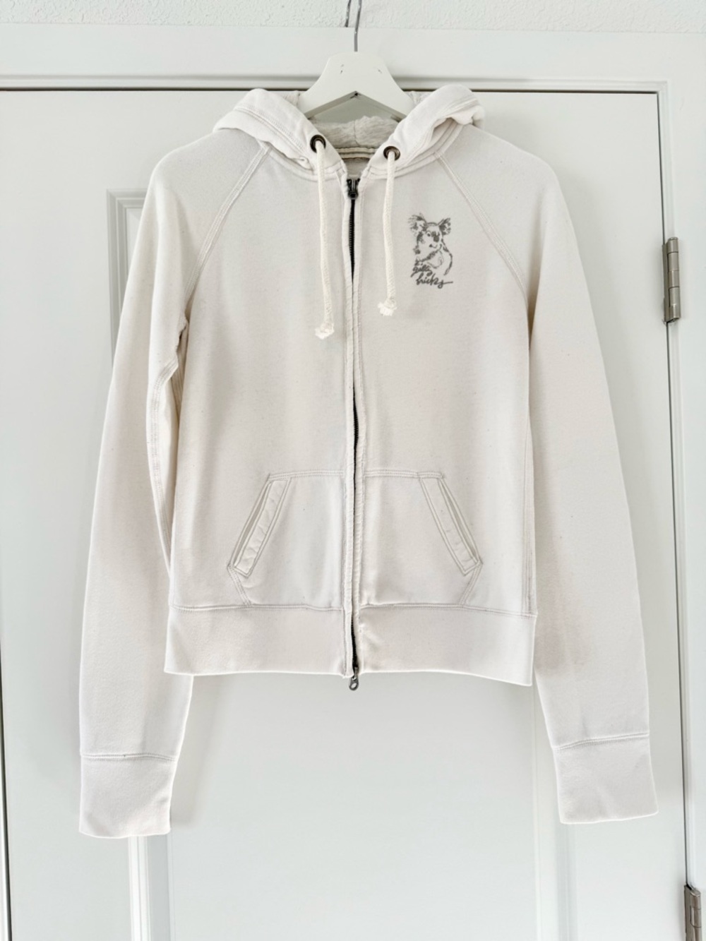 MOVING SALE | Vintage Gilly Hicks Women’s Cream Zip-Up Hooded Sweatshirt, Size L